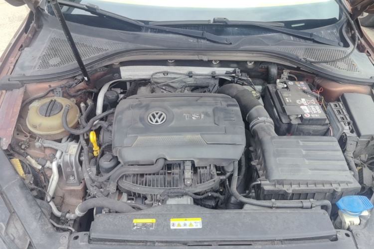 Used Volkswagen Lamando 2015 330TSI DSG Comfort Edition Engine Bay