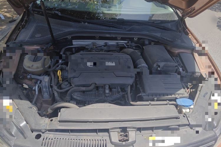 Used Volkswagen Lamando 2015 330TSI DSG Luxury Edition Engine Bay