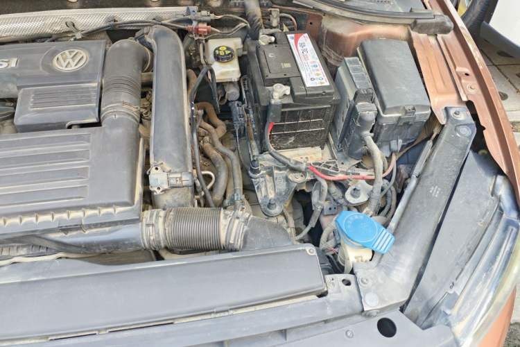 Used Volkswagen Lamando 2015 230TSI DSG Fashion Edition Engine Bay Left