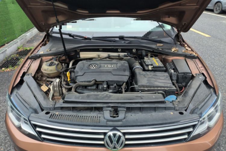 Used Volkswagen Lamando 2015 330TSI DSG Comfort Edition Engine Bay