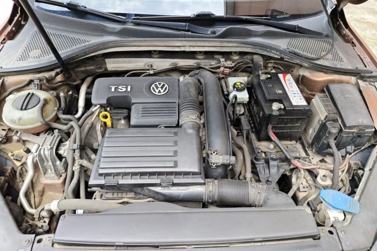Used Volkswagen Lamando 2015 230TSI DSG Fashion Edition Engine Bay