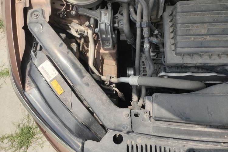 Used Volkswagen Lamando 2015 280TSI DSG Luxury Edition Engine Bay Right