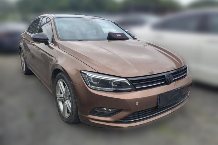 Used Volkswagen Lamando 2015 280TSI DSG Comfort Edition Front Right 45 Deg