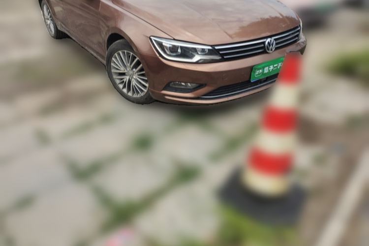 Used Volkswagen Lamando 2015 280TSI DSG Luxury Edition Front Right 45 Deg