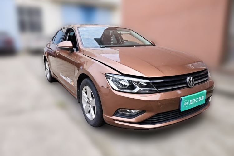 Used Volkswagen Lamando 2015 230TSI DSG Fashion Edition Front Right 45 Deg