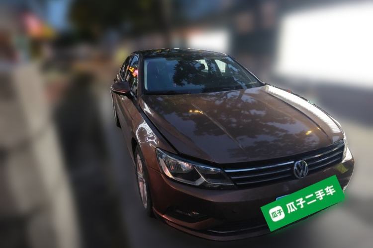 Used Volkswagen Lamando 2015 280TSI DSG Comfort Edition Front Right 45 Deg