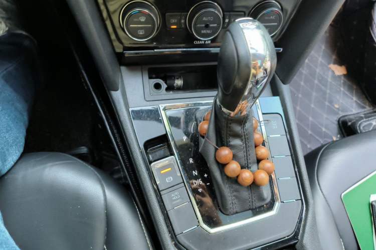 Used Volkswagen Lamando 2015 280TSI DSG Comfort Edition Gear Lever