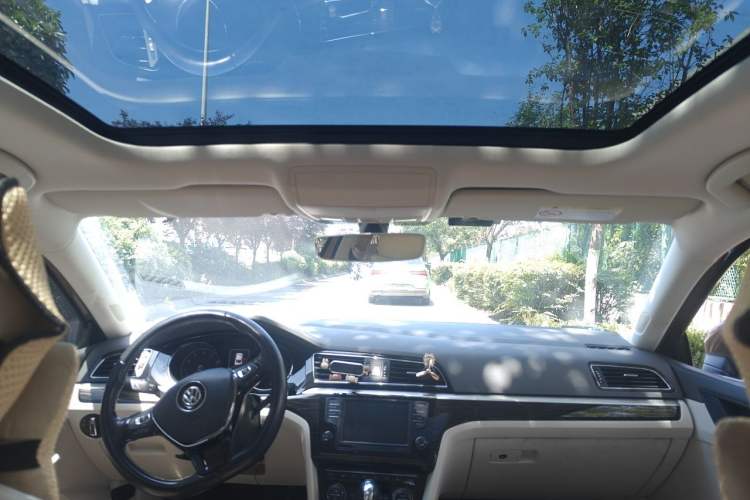 Used Volkswagen Lamando 2015 330TSI DSG Luxury Edition Headliner