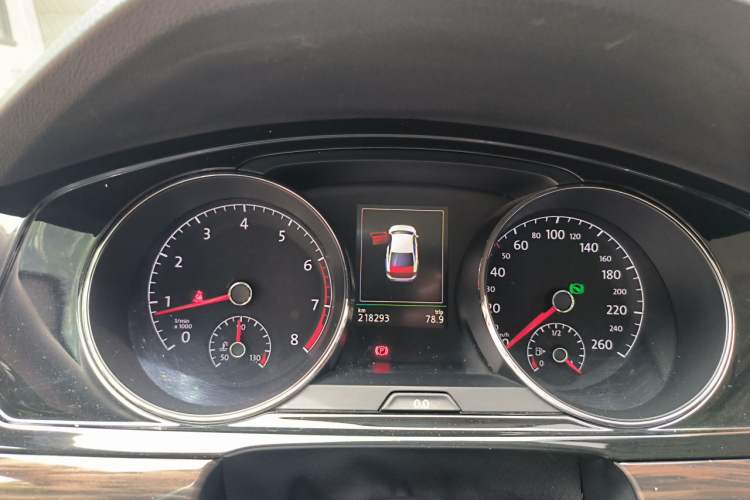 Used Volkswagen Lamando 2015 280TSI DSG Luxury Edition Instrument Cluster