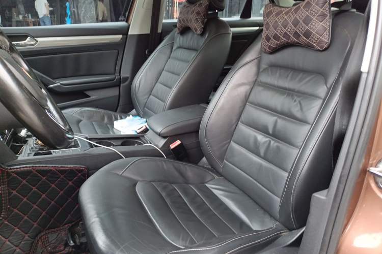 Used Volkswagen Lamando 2015 280TSI DSG Comfort Edition Left Front Seat