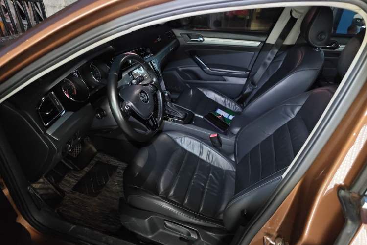 Used Volkswagen Lamando 2015 280TSI DSG Comfort Edition Left Front Seat