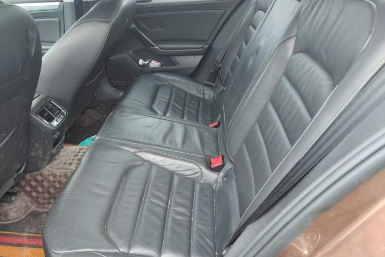 Used Volkswagen Lamando 2015 280TSI DSG Comfort Edition Left Rear Seat