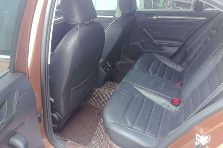 Used Volkswagen Lamando 2015 330TSI DSG Comfort Edition Left Rear Seat