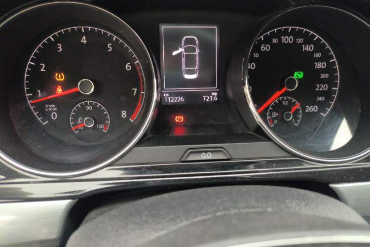 Used Volkswagen Lamando 2015 330TSI DSG Comfort Edition Odometer Close Up