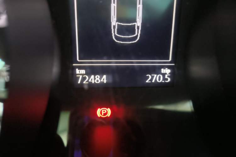 Used Volkswagen Lamando 2015 280TSI DSG Comfort Edition Odometer Close Up