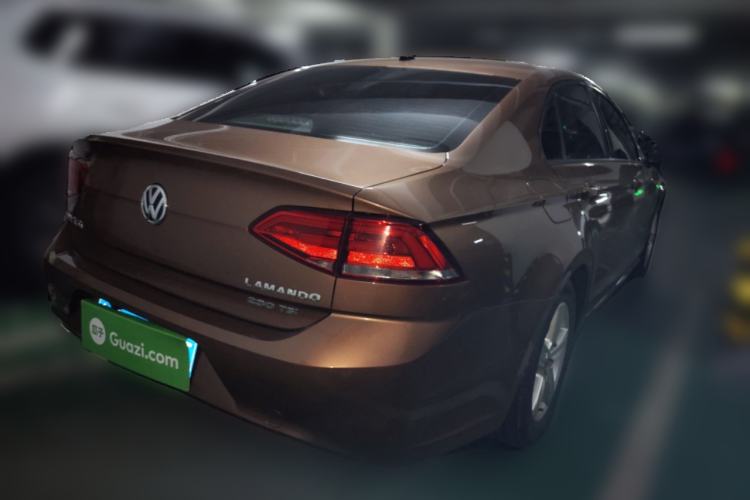 Used Volkswagen Lamando 2015 230TSI Manual Trend Edition Rear Right 45 Deg