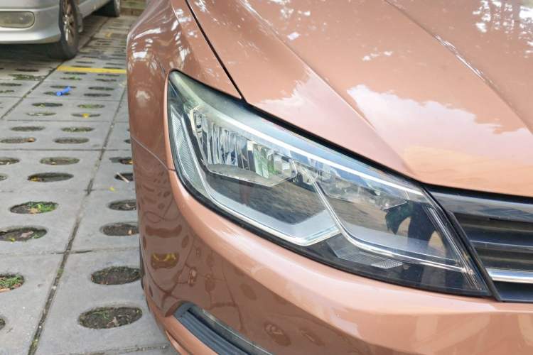 Used Volkswagen Lamando 2015 230TSI DSG Fashion Edition Right Front Headlight