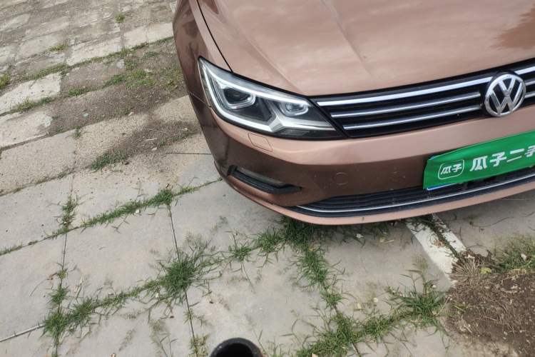 Used Volkswagen Lamando 2015 280TSI DSG Luxury Edition Right Front Headlight