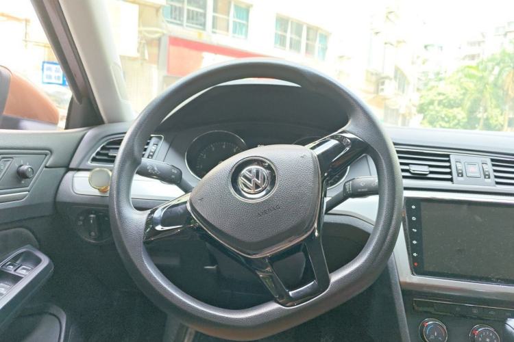 Used Volkswagen Lamando 2015 230TSI DSG Fashion Edition Steering Wheel