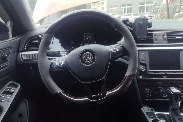 Used Volkswagen Lamando 2015 330TSI DSG Comfort Edition Steering Wheel