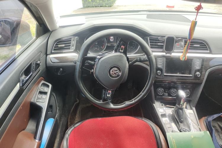 Used Volkswagen Lamando 2015 280TSI DSG Luxury Edition Steering Wheel