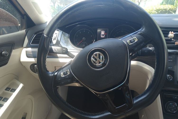 Used Volkswagen Lamando 2015 330TSI DSG Luxury Edition Steering Wheel