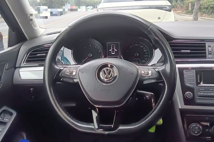 Used Volkswagen Lamando 2015 330TSI DSG Comfort Edition Steering Wheel