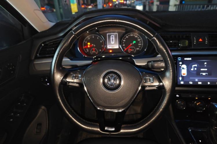 Used Volkswagen Lamando 2015 280TSI DSG Comfort Edition Steering Wheel