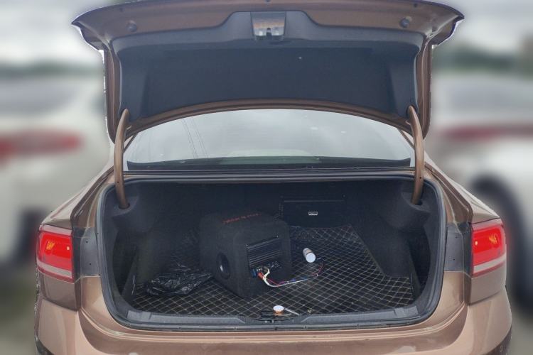 Used Volkswagen Lamando 2015 280TSI DSG Comfort Edition Trunk