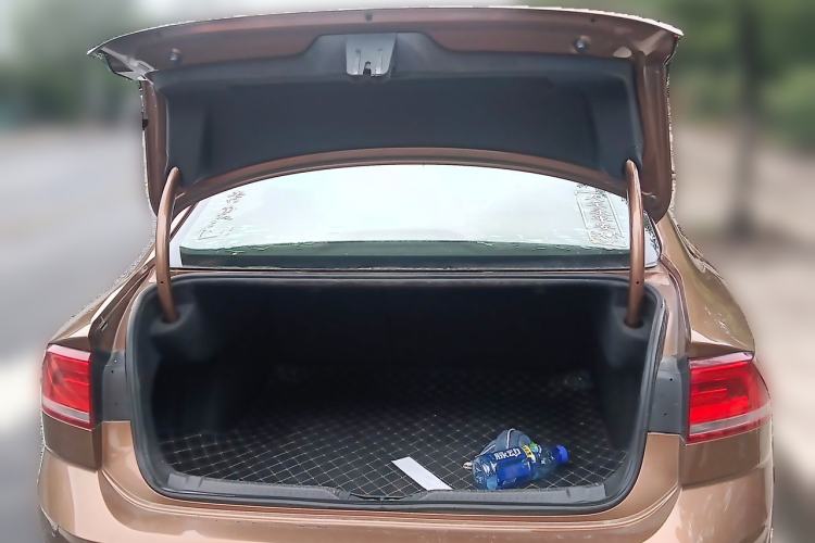 Used Volkswagen Lamando 2015 330TSI DSG Comfort Edition Trunk