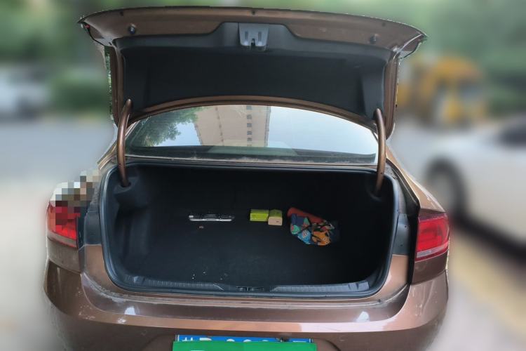 Used Volkswagen Lamando 2015 280TSI DSG Comfort Edition Trunk