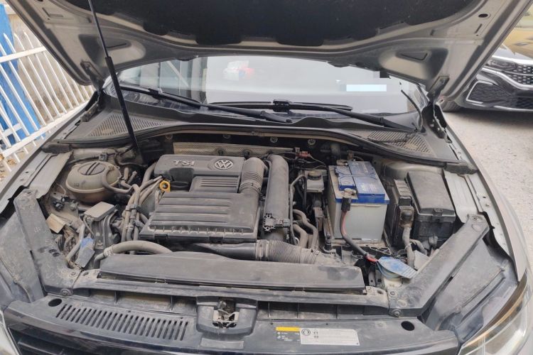 Used Volkswagen Lamando 2015 280TSI DSG Comfort Edition Engine Bay