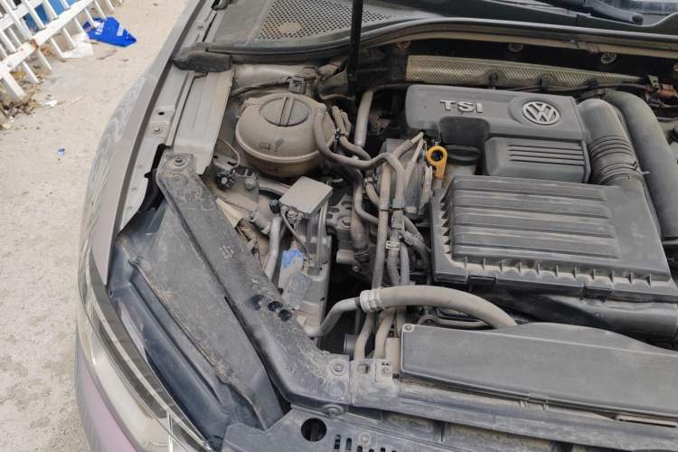 Used Volkswagen Lamando 2015 280TSI DSG Comfort Edition Engine Bay Right