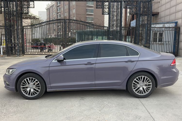 Used Volkswagen Lamando 2015 330TSI DSG Luxury Edition Exterior 1