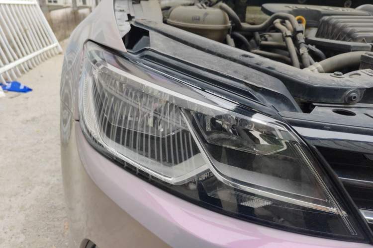 Used Volkswagen Lamando 2015 280TSI DSG Comfort Edition Right Front Headlight