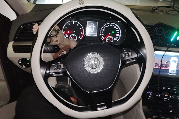 Used Volkswagen Lamando 2015 330TSI DSG Comfort Edition Steering Wheel