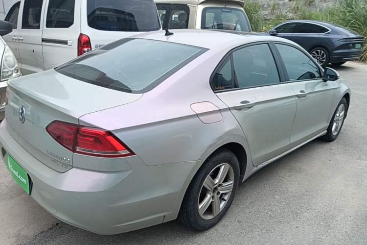 Used Volkswagen Lamando 2015 230TSI DSG Fashion Edition Rear Right 45 Deg