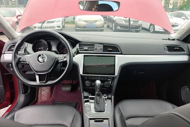 Used Volkswagen Lamando 2015 330TSI DSG Comfort Edition Center Console
