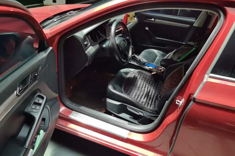 Used Volkswagen Lamando 2015 230TSI DSG Fashion Edition Driver Seat
