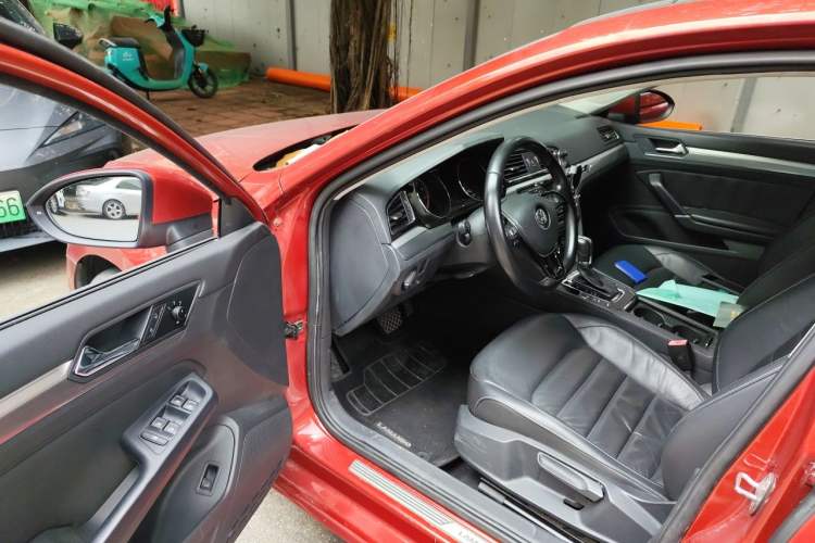 Used Volkswagen Lamando 2015 280TSI DSG Comfort Edition Driver Seat