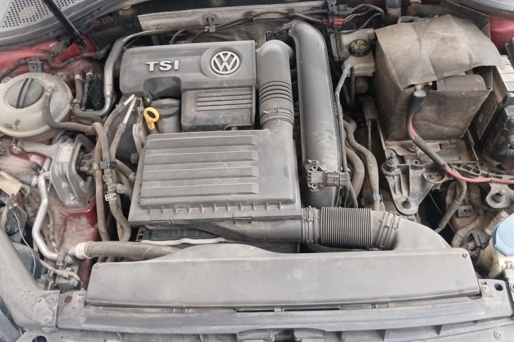 Used Volkswagen Lamando 2015 280TSI DSG Comfort Edition Engine Bay