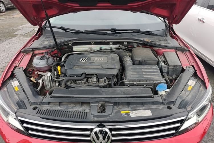 Used Volkswagen Lamando 2015 330TSI DSG Comfort Edition Engine Bay