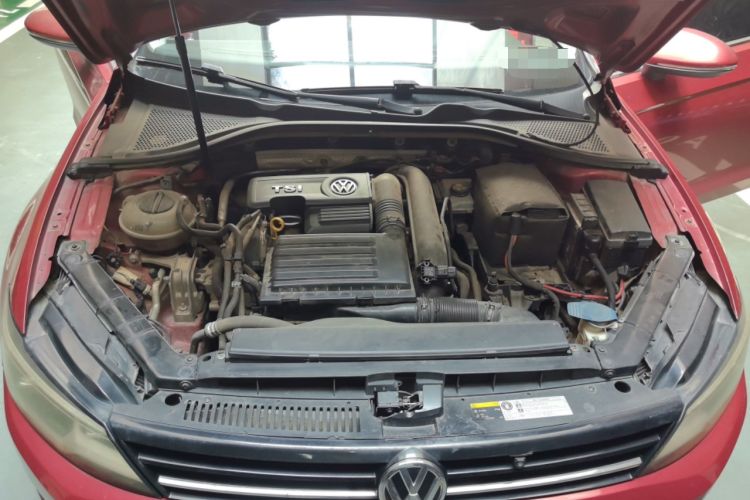 Used Volkswagen Lamando 2015 230TSI DSG Fashion Edition Engine Bay