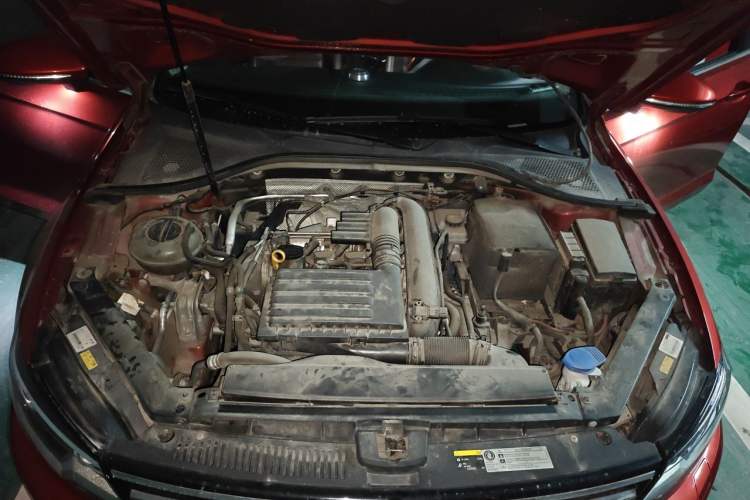Used Volkswagen Lamando 2015 280TSI DSG Luxury Edition Engine Bay