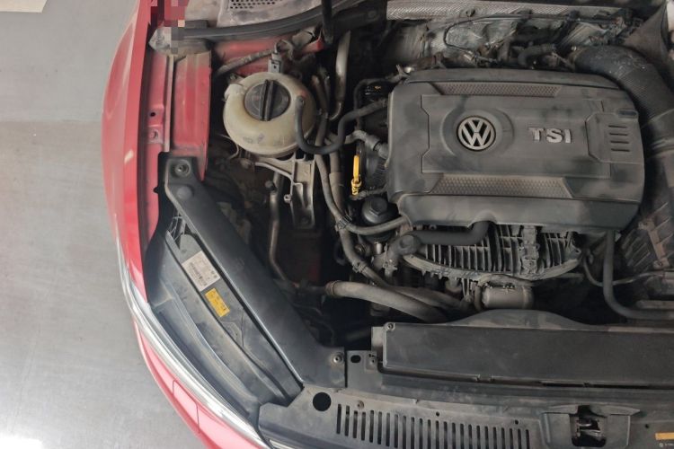 Used Volkswagen Lamando 2015 330TSI DSG Luxury Edition Engine Bay Right
