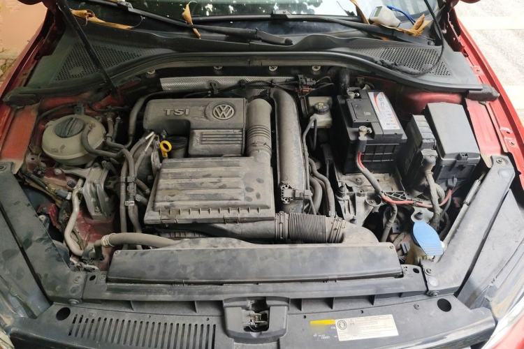 Used Volkswagen Lamando 2015 280TSI DSG Comfort Edition Engine Bay