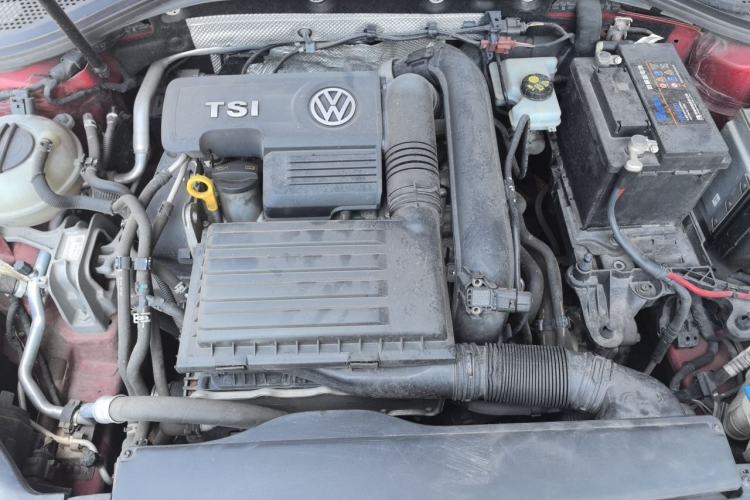 Used Volkswagen Lamando 2015 230TSI Manual Trend Edition Engine Bay