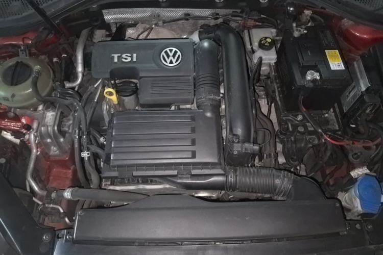 Used Volkswagen Lamando 2015 280TSI DSG Comfort Edition Engine Bay