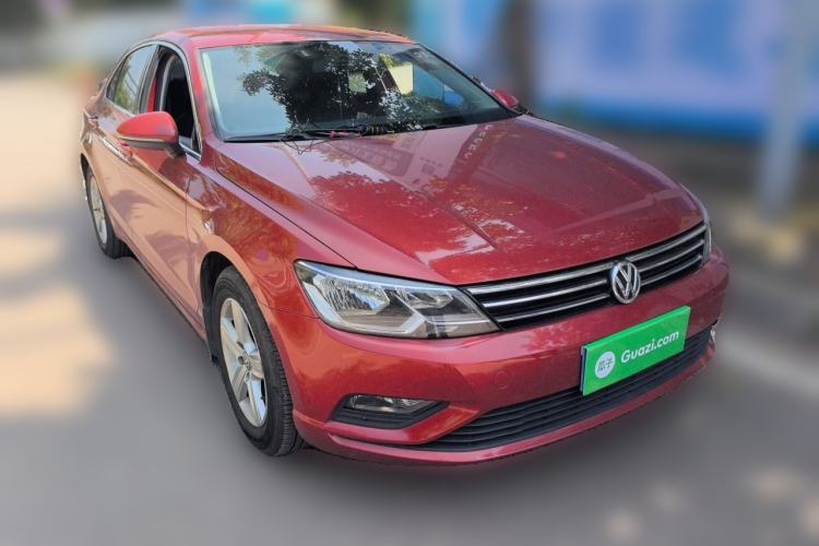 Used Volkswagen Lamando 2015 230TSI Manual Trend Edition Front Right 45 Deg