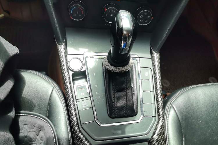 Used Volkswagen Lamando 2015 230TSI DSG Fashion Edition Gear Lever